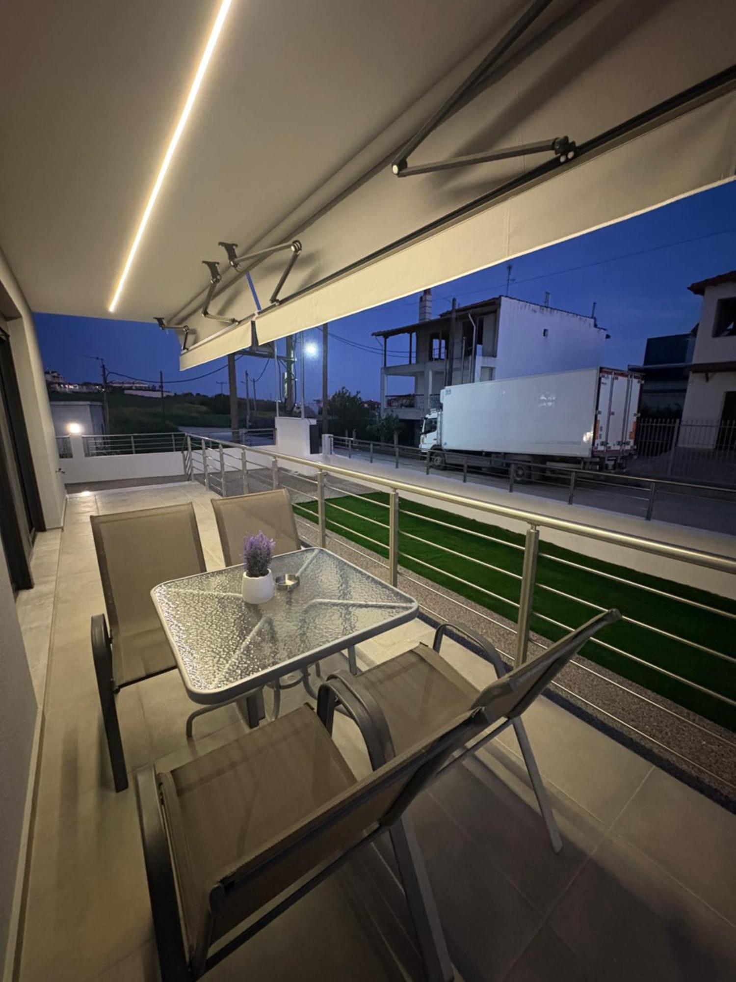 Elinor Apartments Flogita Exterior photo